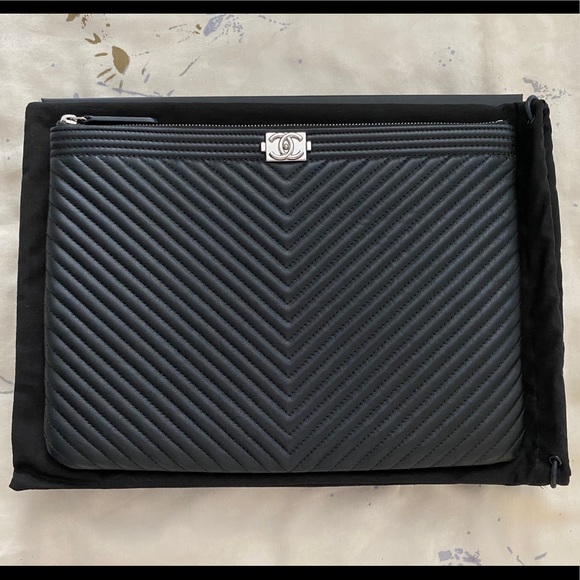Authentic CHANEL Medium Chevron Boy O Case - Picture 2 of 11